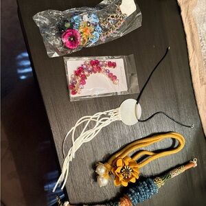 🌸✨ 5-Pack Floral Beaded Statement Necklaces — Style That Blooms All Year ✨🌸